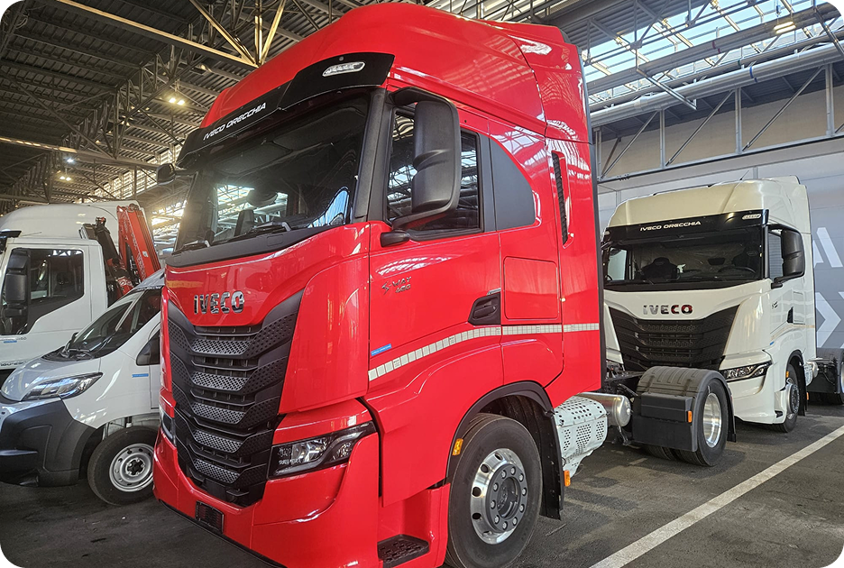 truck rosso camion in vendita usato